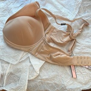 New with tags- VICTORIA'S SECRET BARE Angelight Lightly-Lined Wireless Bra 38C